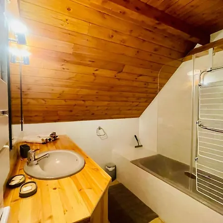 Apartment Nest With Large Balcony *